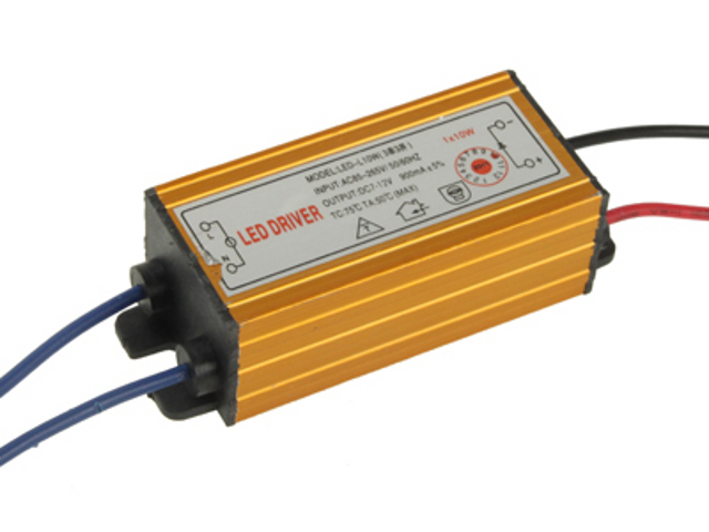 NTR PSU05 10W áramgenerátoros LED tápegység 230V AC / 7-12V DC 900mA fix áramerősség 